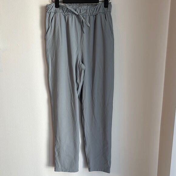 Lululemon Women’s gray Stretch High-Rise Crop pull on pants casual size 6 - GUC - Picture 4 of 15